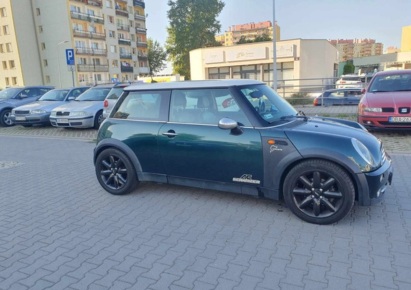 MINI Cooper cena 13500 przebieg: 242098, rok produkcji 2005 z Wałbrzych małe 56